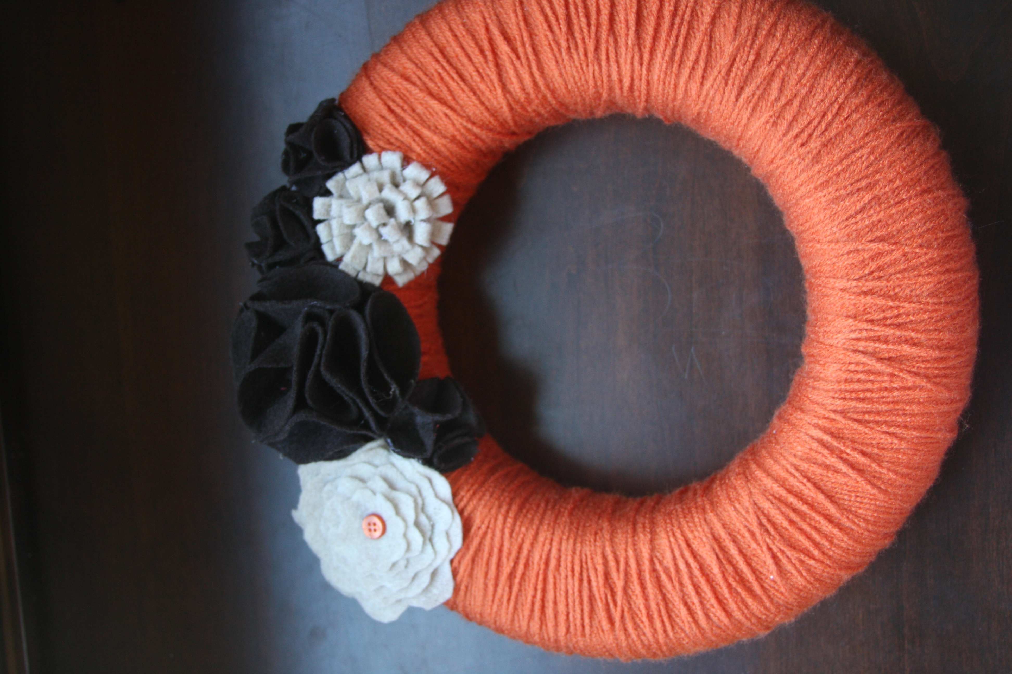 DIY: Fall Yarn Wreath