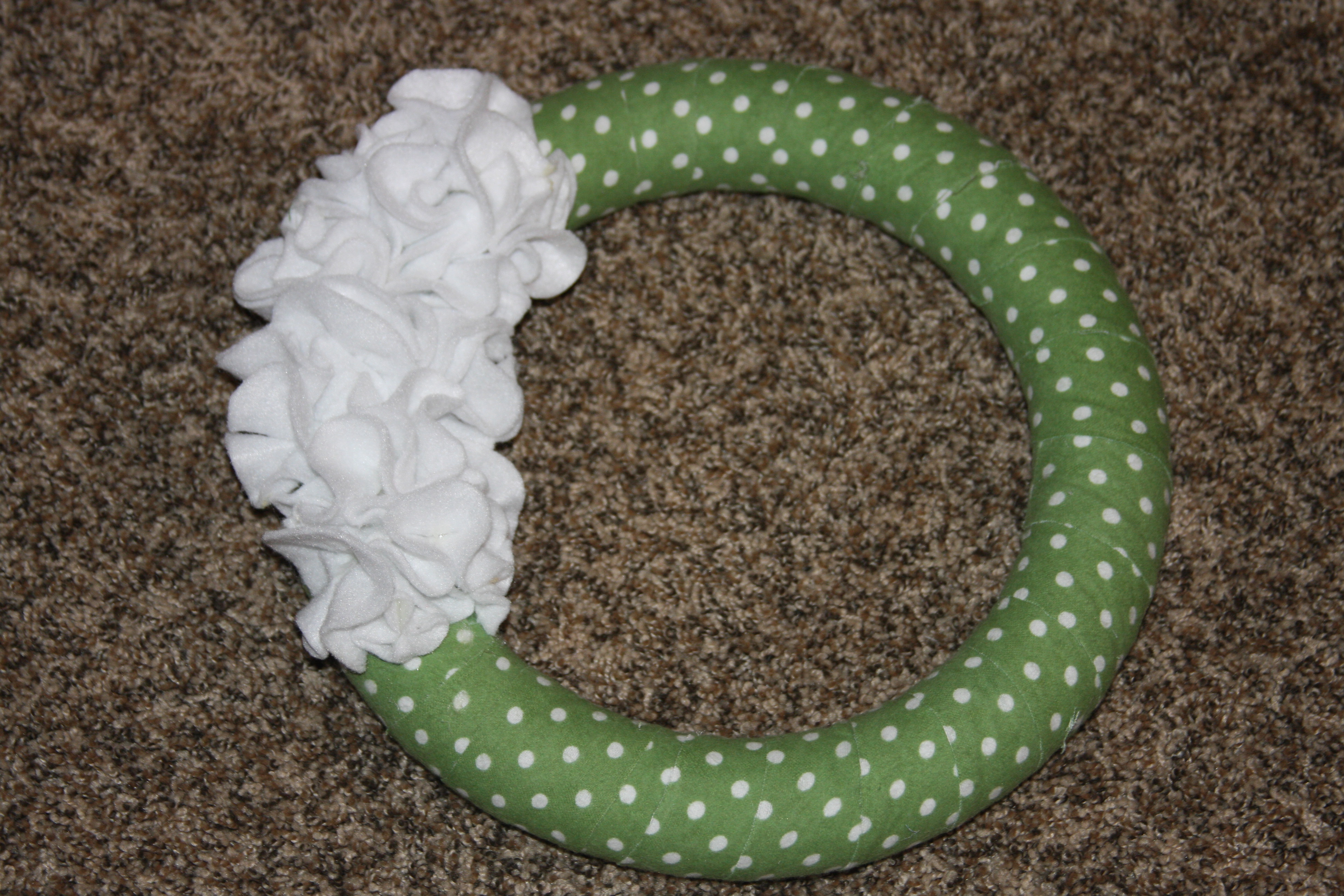 How to make a Spring Fabric and Felt Wreath